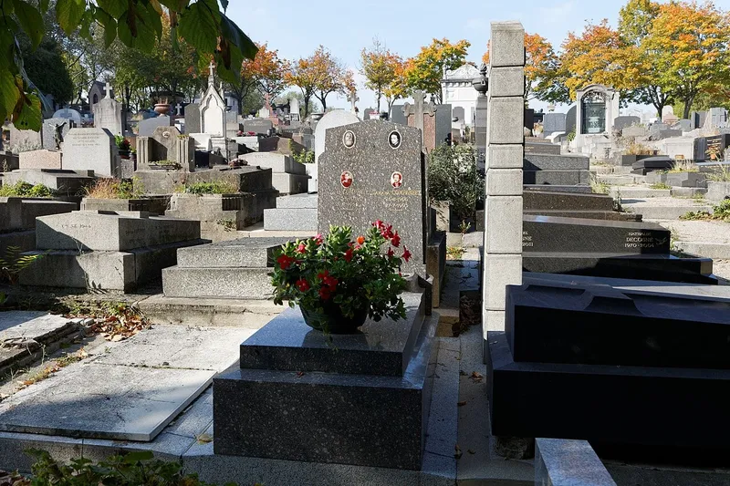 Photographie : la tombe de Nina Companeez au cimetière du Père-Lachaise