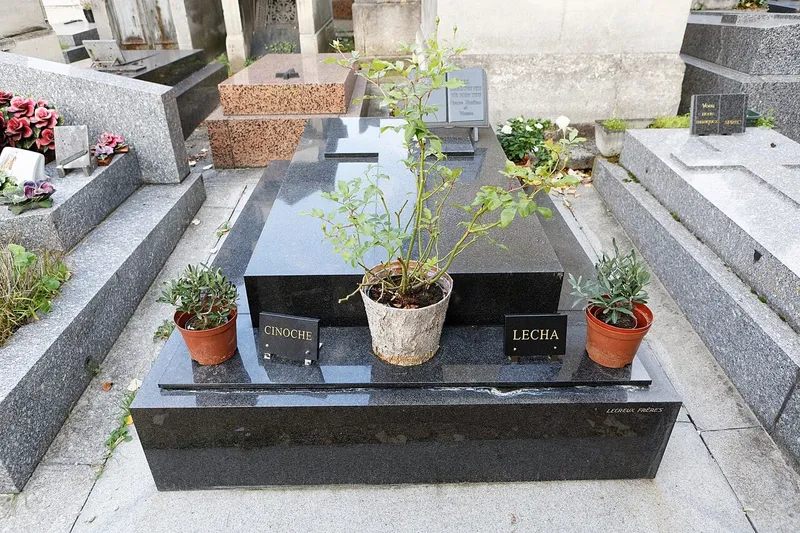 Photographie : la tombe de Patachou au cimetière du Père-Lachaise