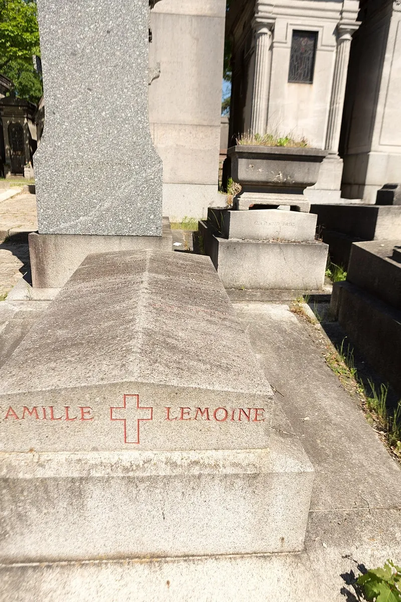 Photographie : la tombe de Paul-Armand Challemel-Lacour au cimetière du Père-Lachaise