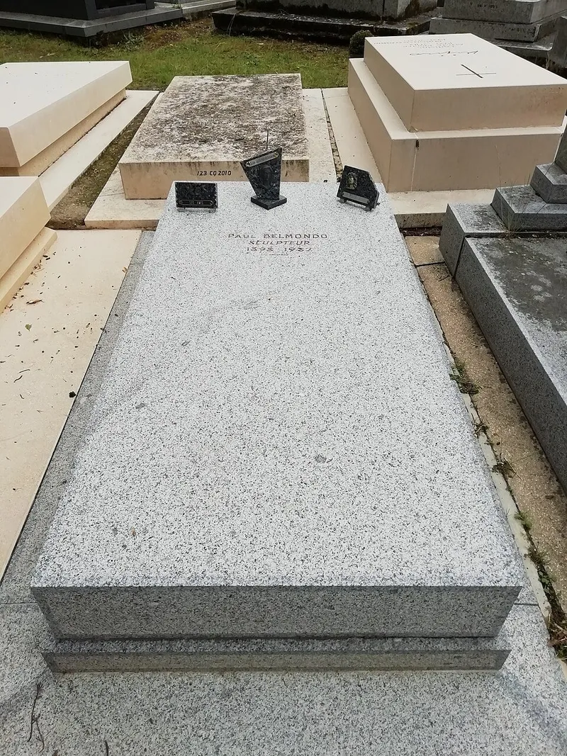 Photographie : la tombe de Paul Belmondo au cimetière du Montparnasse