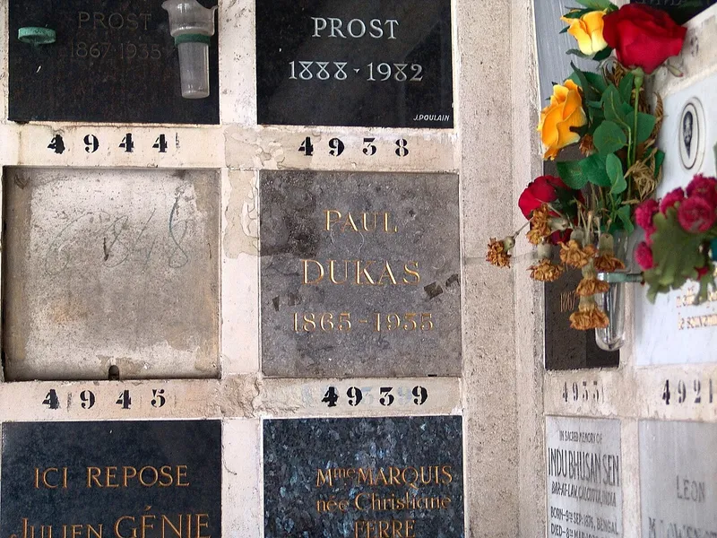 Photographie : la tombe de Paul Dukas au cimetière du Père-Lachaise