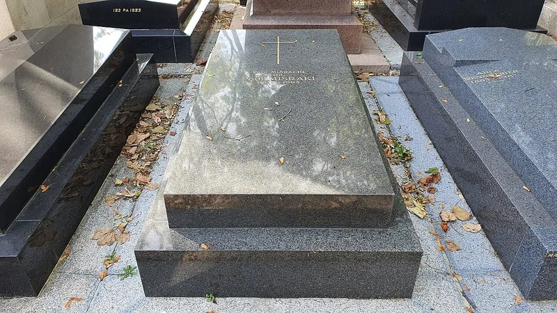 Photographie : la tombe de Paul Misraki au cimetière du Montparnasse