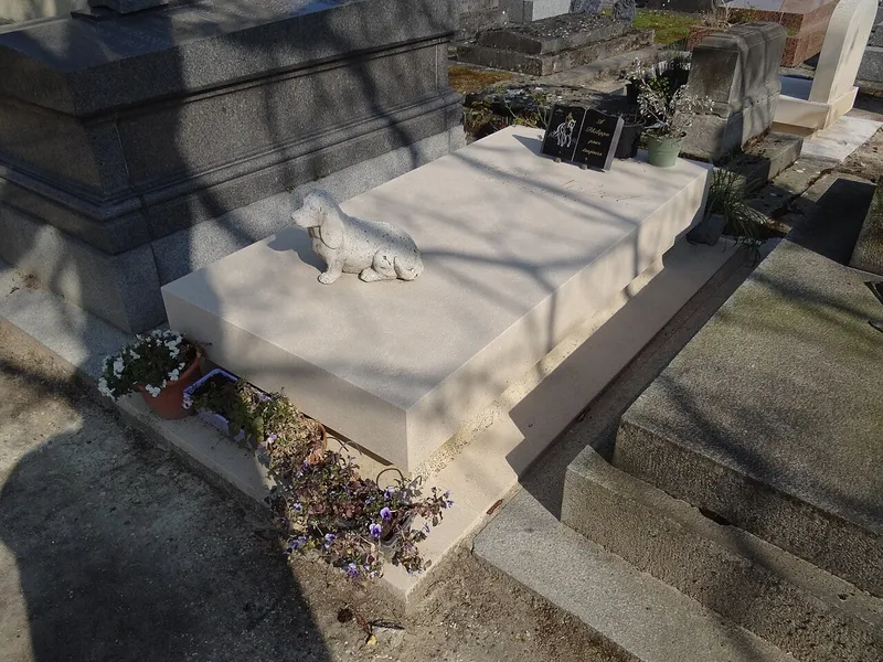 Photographie : la tombe de Philippe Noiret au cimetière du Montparnasse