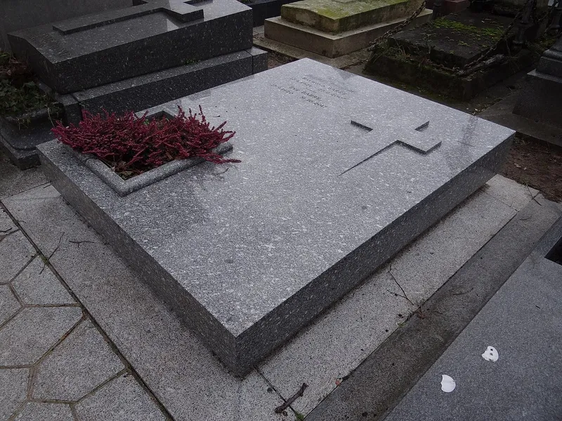 Photographie : la tombe de Raymond Barre au cimetière du Montparnasse