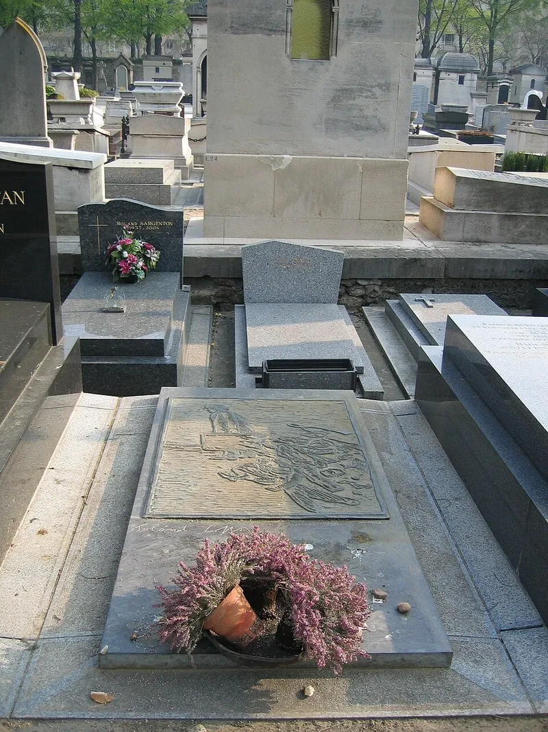 Photographie : la tombe de Roland Topor au cimetière du Montparnasse