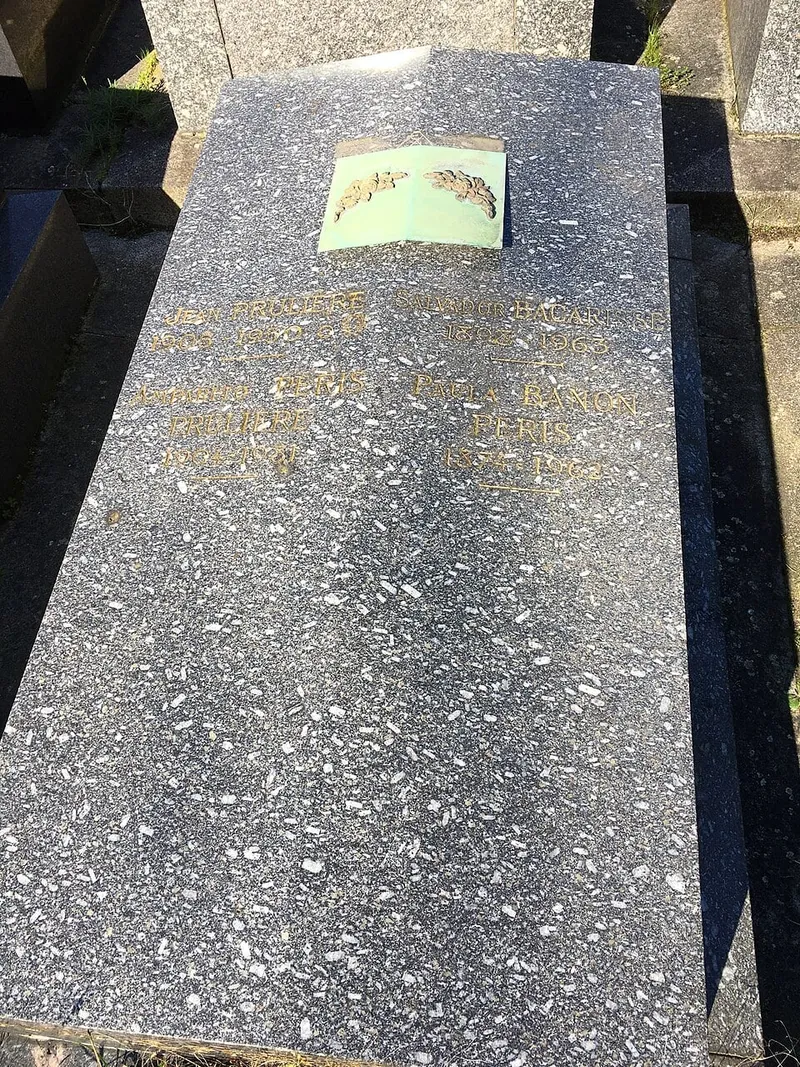 Photographie : la tombe de Salvador Bacarisse au cimetière du Père-Lachaise
