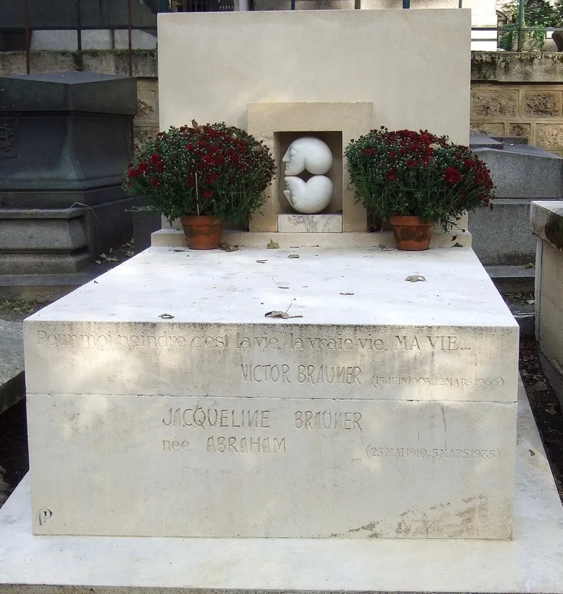 Photographie : la tombe de Victor Brauner au cimetière de Montmartre
