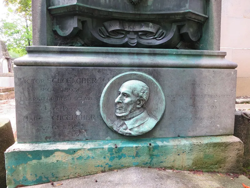 Photographie : la tombe de Victor Schœlcher au cimetière du Père-Lachaise