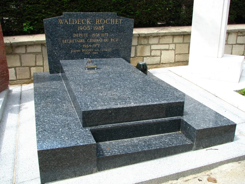 Photographie : la tombe de Waldeck Rochet au cimetière du Père-Lachaise