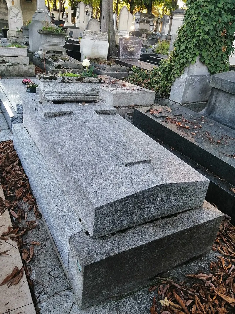 Photographie : la tombe de William Bouguereau au cimetière du Montparnasse