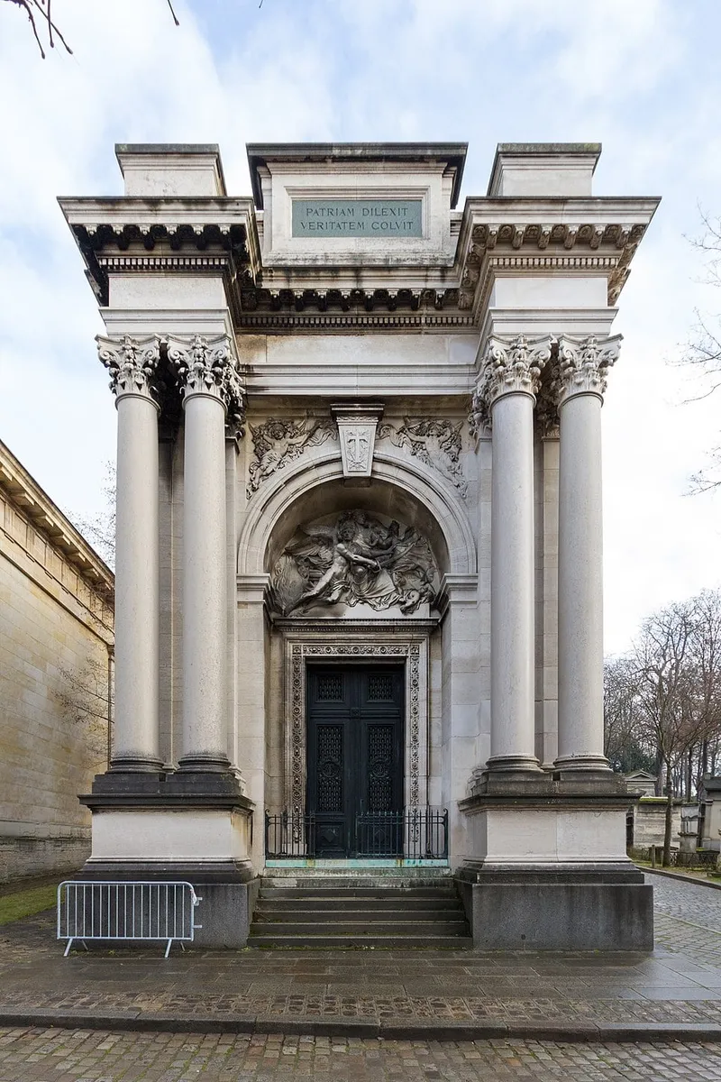 Photographie : la chapelle funéraire monumentale d'Adolphe Thiers