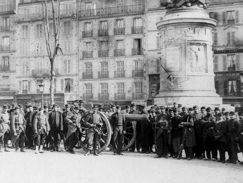 Fédérés et canon place de Clichy