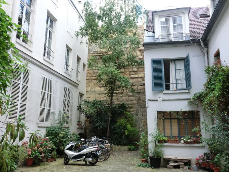 Enceinte de Philippe Auguste, 62 rue du Cardinal Lemoine
