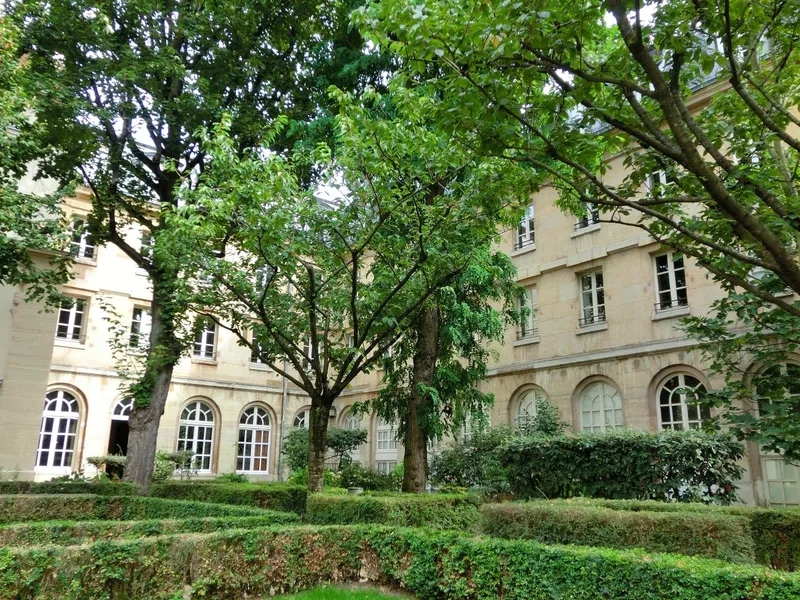 Couvent de Ste Aure, pris comme modèle par Hugo