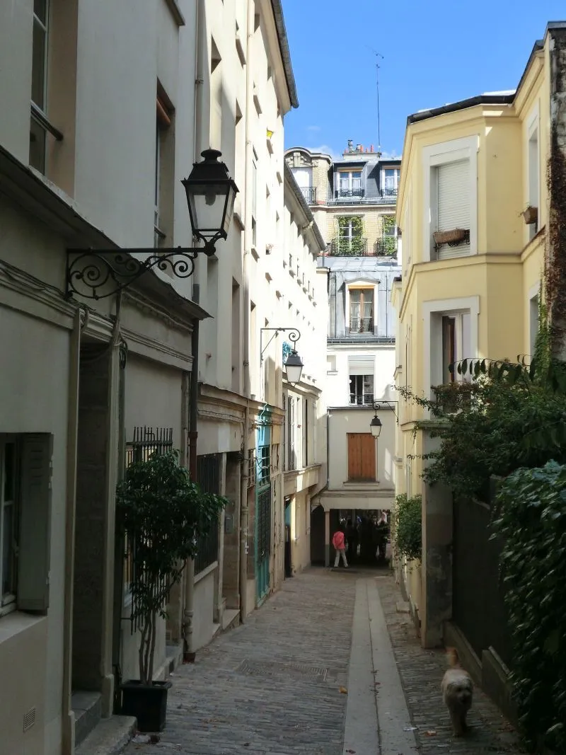 Le passage des Postes