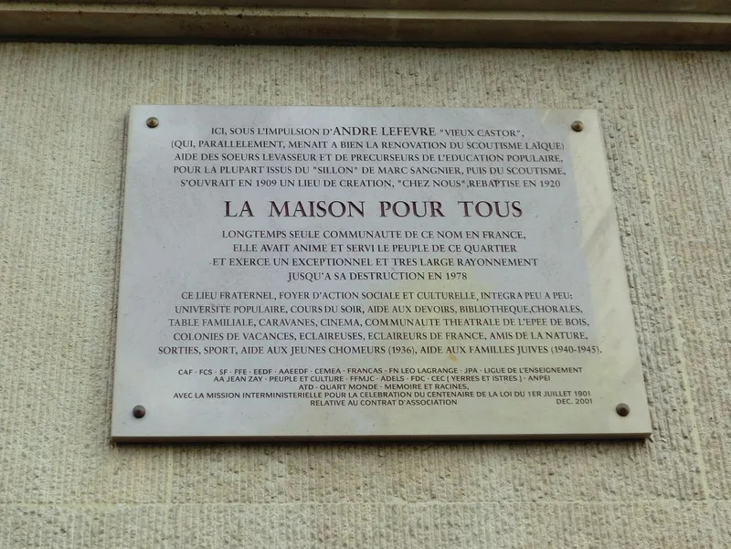 La Maison pour Tous — plaque
