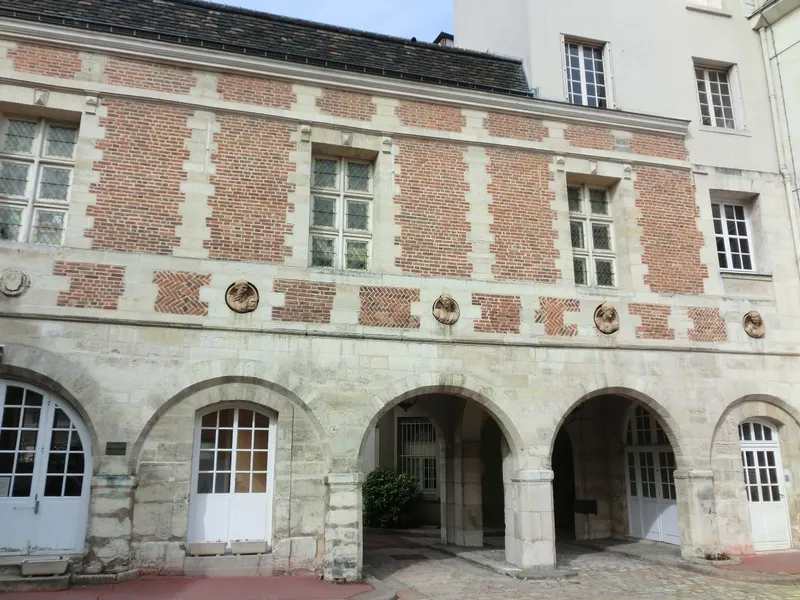 L'Hôtel Scipion et ses superbes médaillons
