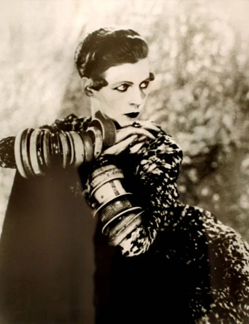 Nancy CUNARD