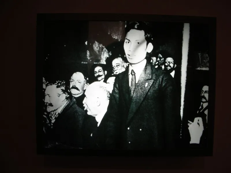 HÔ CHI MINH