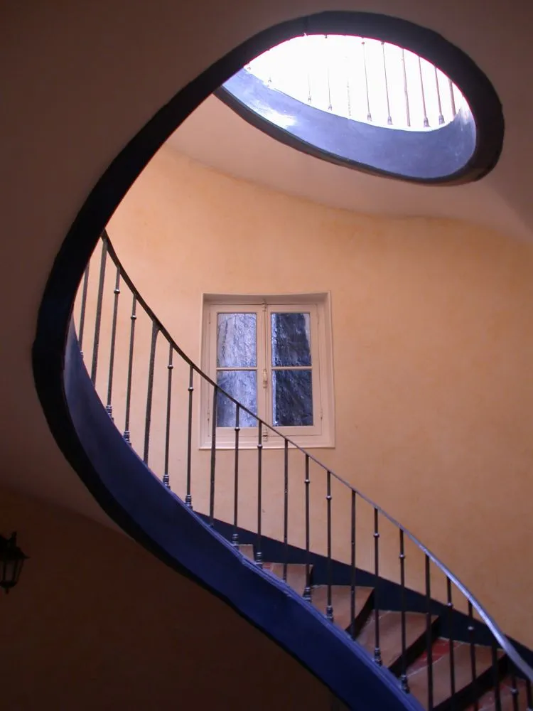 Tour du prieuré Saint-Martin des Champs transformée en escalier