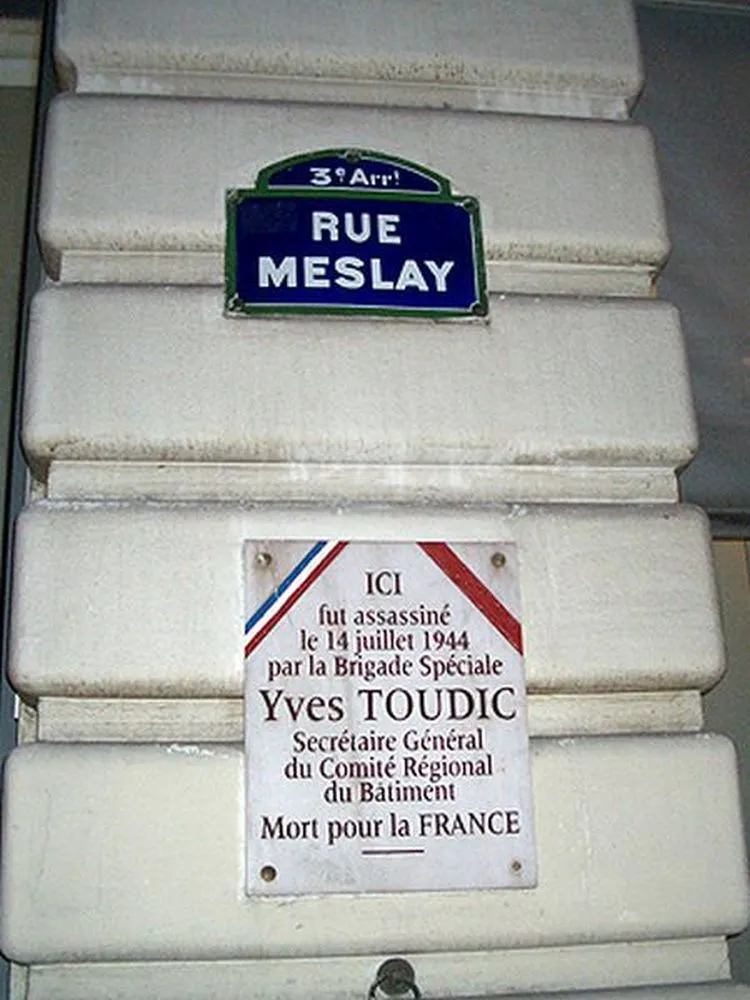 Yves TOUDIC, plaque 2 rue Meslay