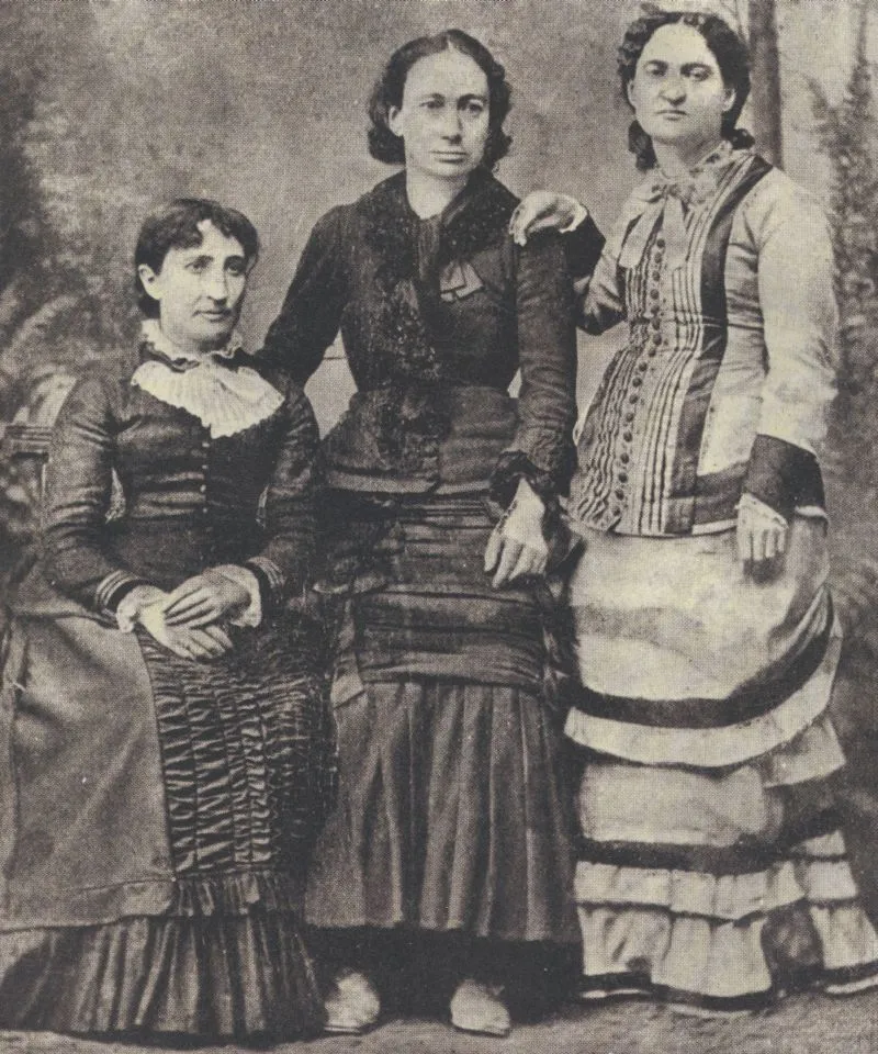 Paulina MEKARSKA, dite Paule MINCK, avec Louise MICHEL et Marie FERRÉ