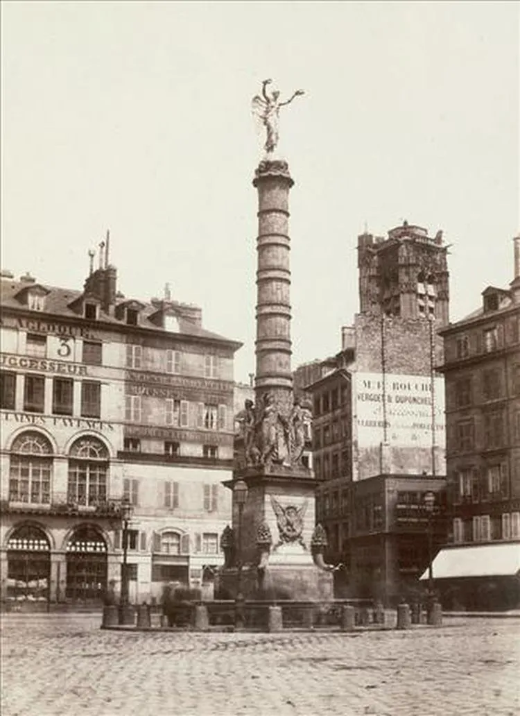 La place du Châtelet et sa fontaine du Palmier, aujourd'hui et hier