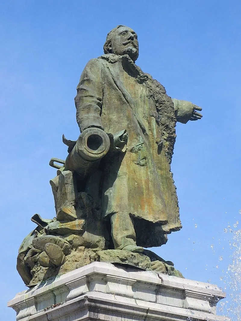Léon GAMBETTA, par Étienne Carjat. Sa statue à Cahors