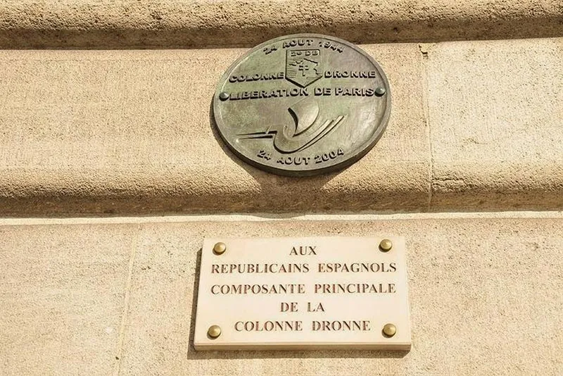 Médaillon sur le trajet de la colonne Dronne de la 2ème DB