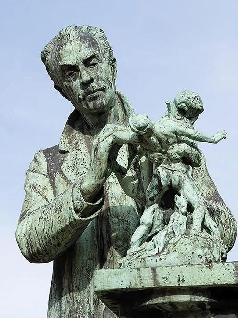 Emmanuel FRÉMIET — Sa statue au Jardin des Plantes
