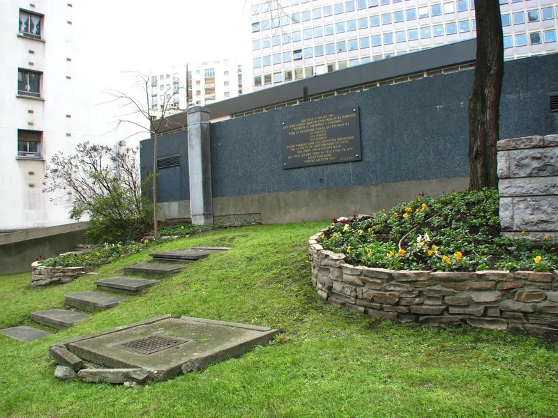 Vel d'Hiv monument
