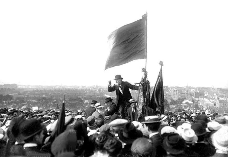 Jean JAURÈS, à la butte du Chapeau Rouge