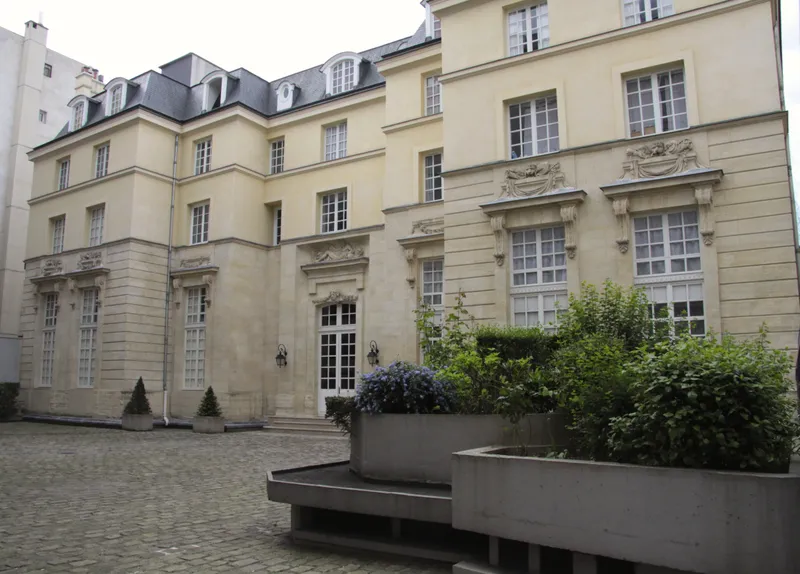 Jacques de Vaucanson — L'Hôtel de Mortagne