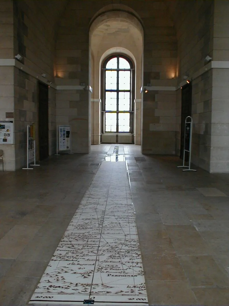 Plot indiquant la Méridienne de Paris, aujourd'hui méridienne verte, et son repère à l'Observatoire