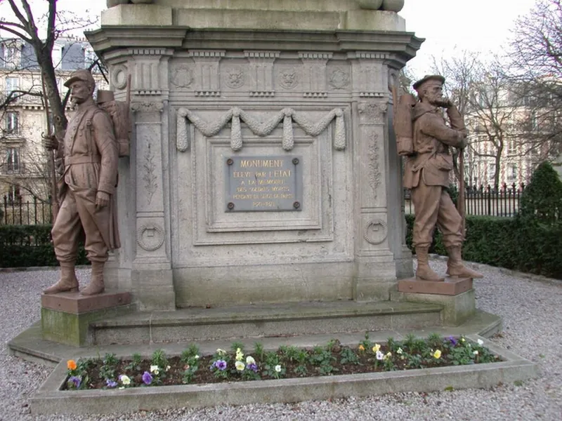 Le monument des morts de Buzenval (1870), 72e division.