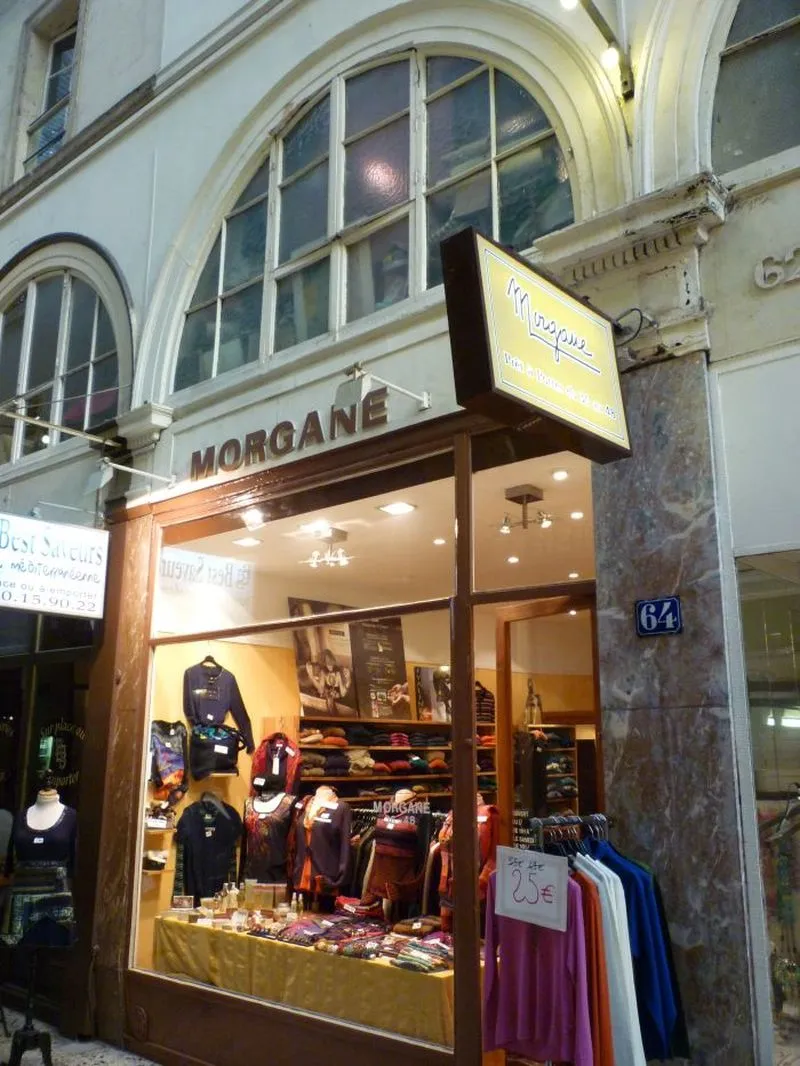 Le passage Choiseul — La boutique des parents de CÉLINE