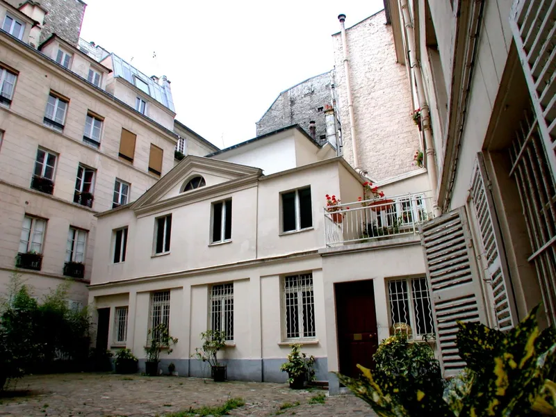 La cour du 33