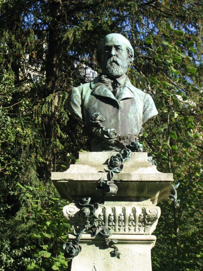 Henri MURGER — Sa statue au jardin du Luxembourg