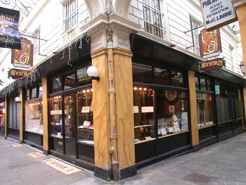 Enseigne et boutique du graveur Stern