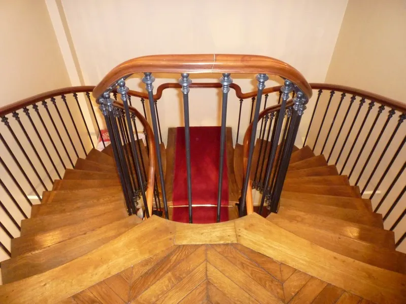 Et son escalier à double révolution