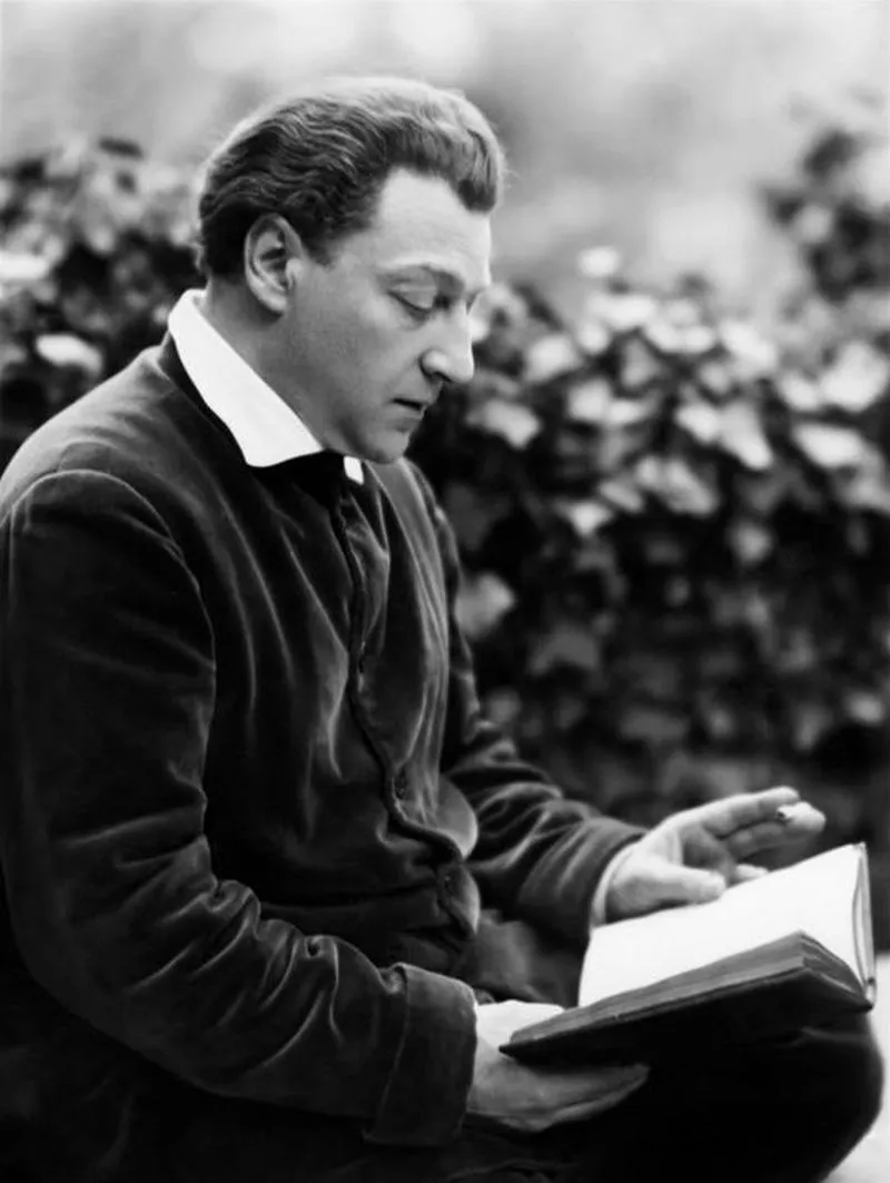 Sacha GUITRY