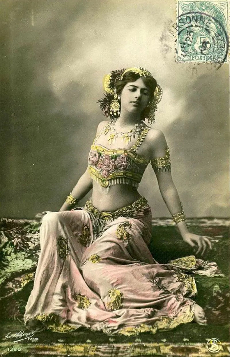 Margaretha Geertruida ZELLE, alias MATA HARI