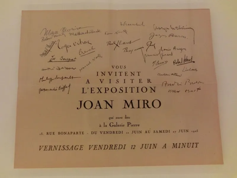Joan Miró — invitation à son exposition, signée par les Surréalistes