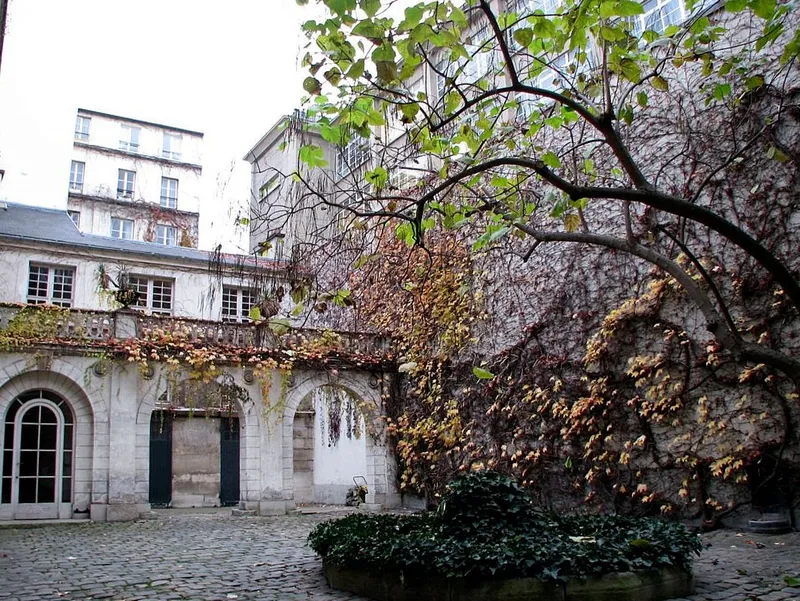 François Buzot — cour du 9 quai Malaquais