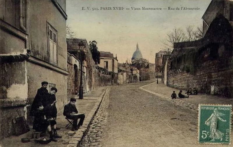 La fontaine du But et la rue de l'Abreuvoir