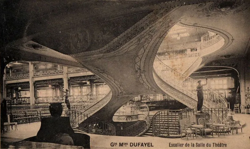 Ses employés — son escalier