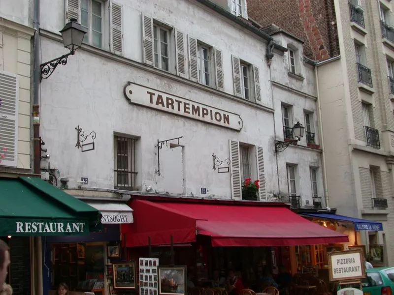 Je refuse que le cabaret garde mon nom… je m'en fiche ; si tu veux on l'appellera Tartempion !