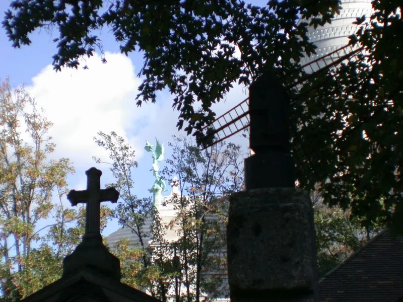 La tombe de Bougainville et celle des meuniers Debray