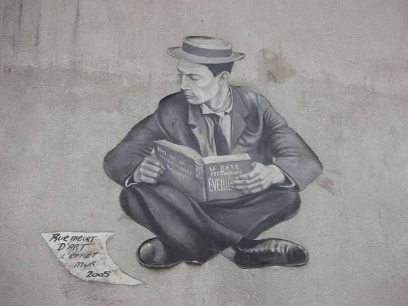 Le square Burq — Harold Lloyd a l'air de s'y plaire