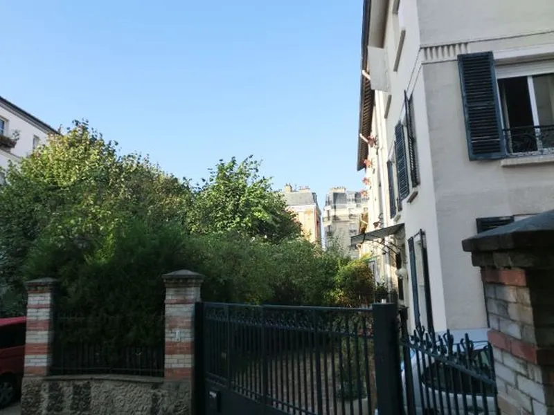 La cour du Palais Royal